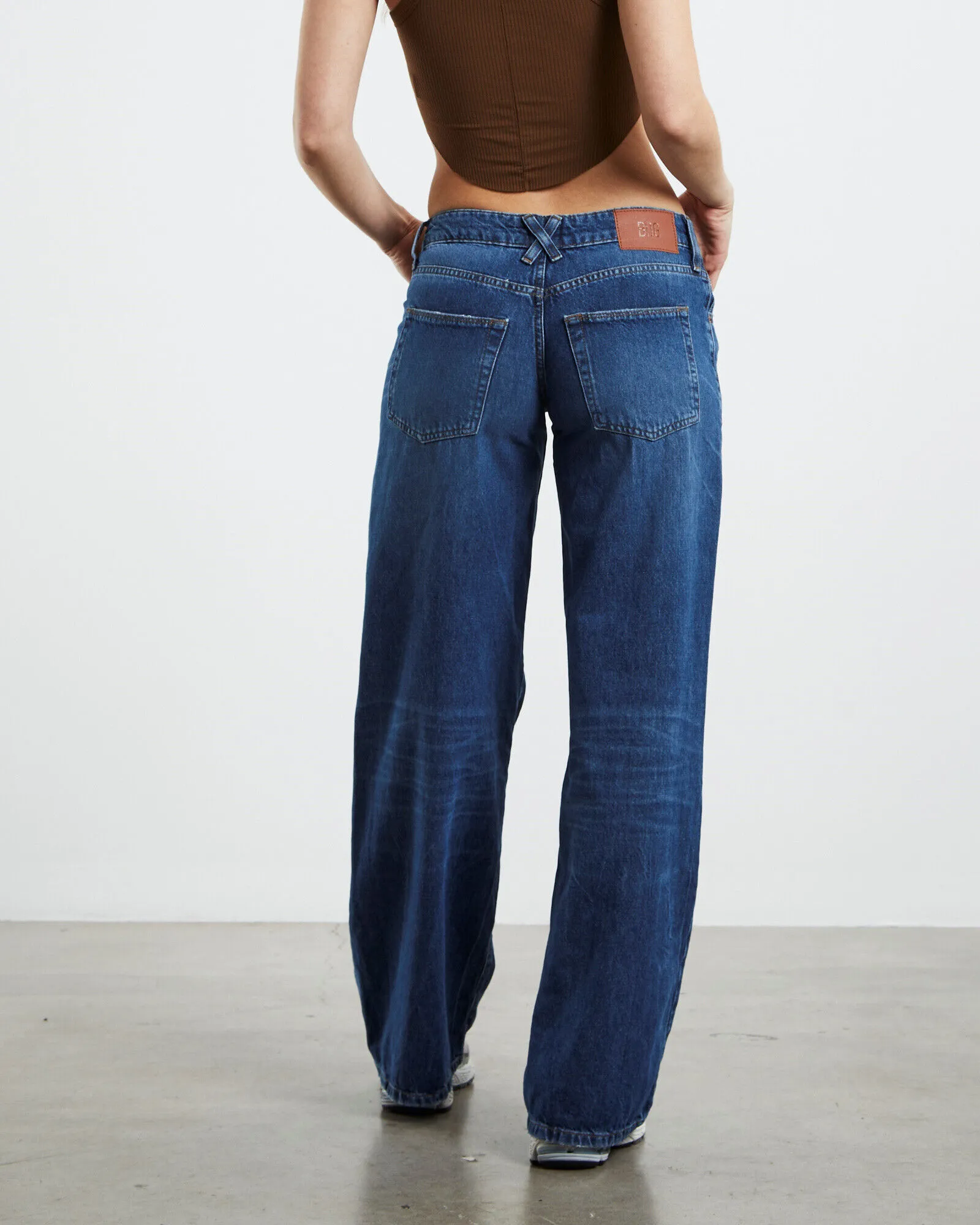 BDG Urban Outfitters Low Rise Puddle Jeans Mid Vintage Blue