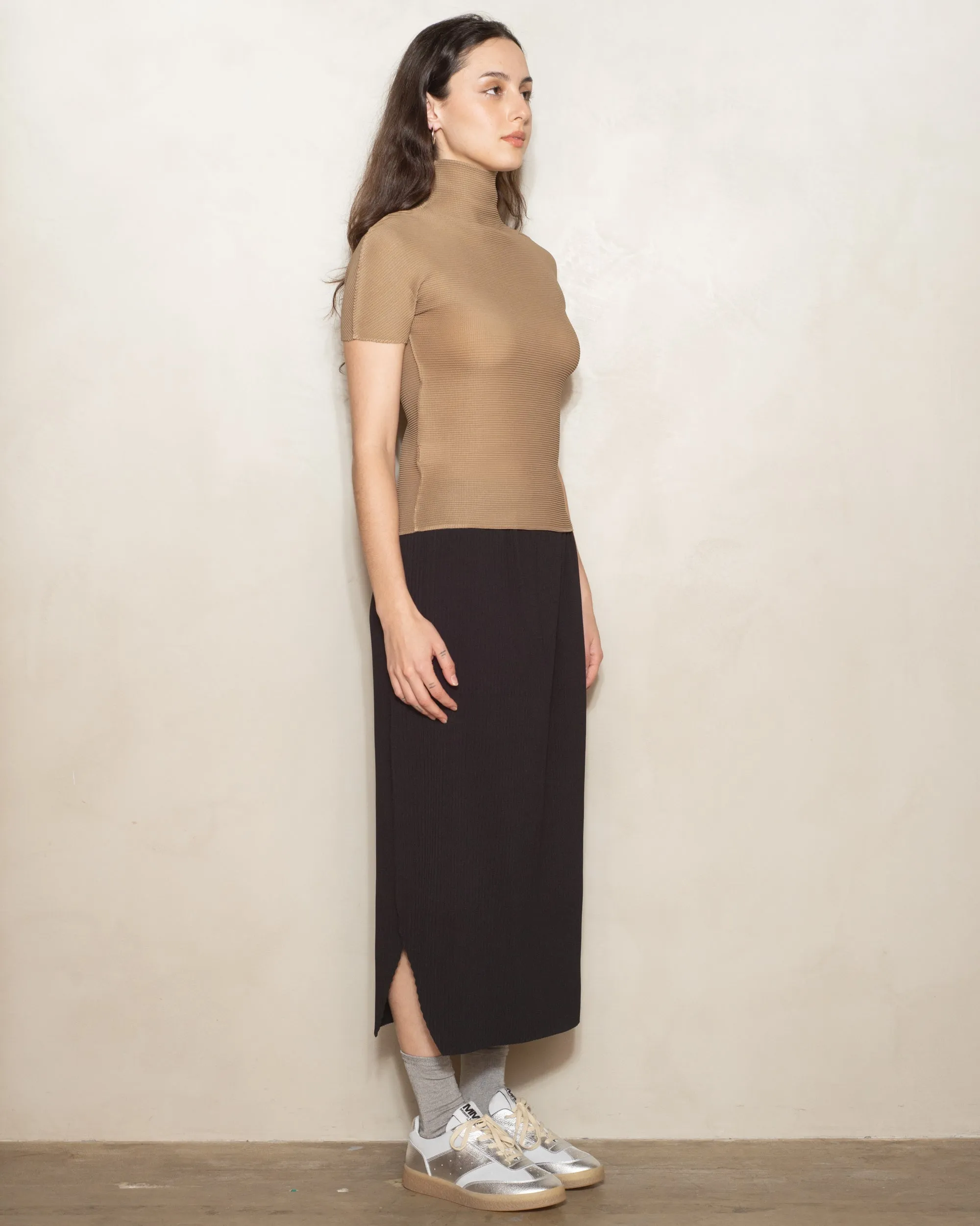 Black Fine Knit Pleat Skirt