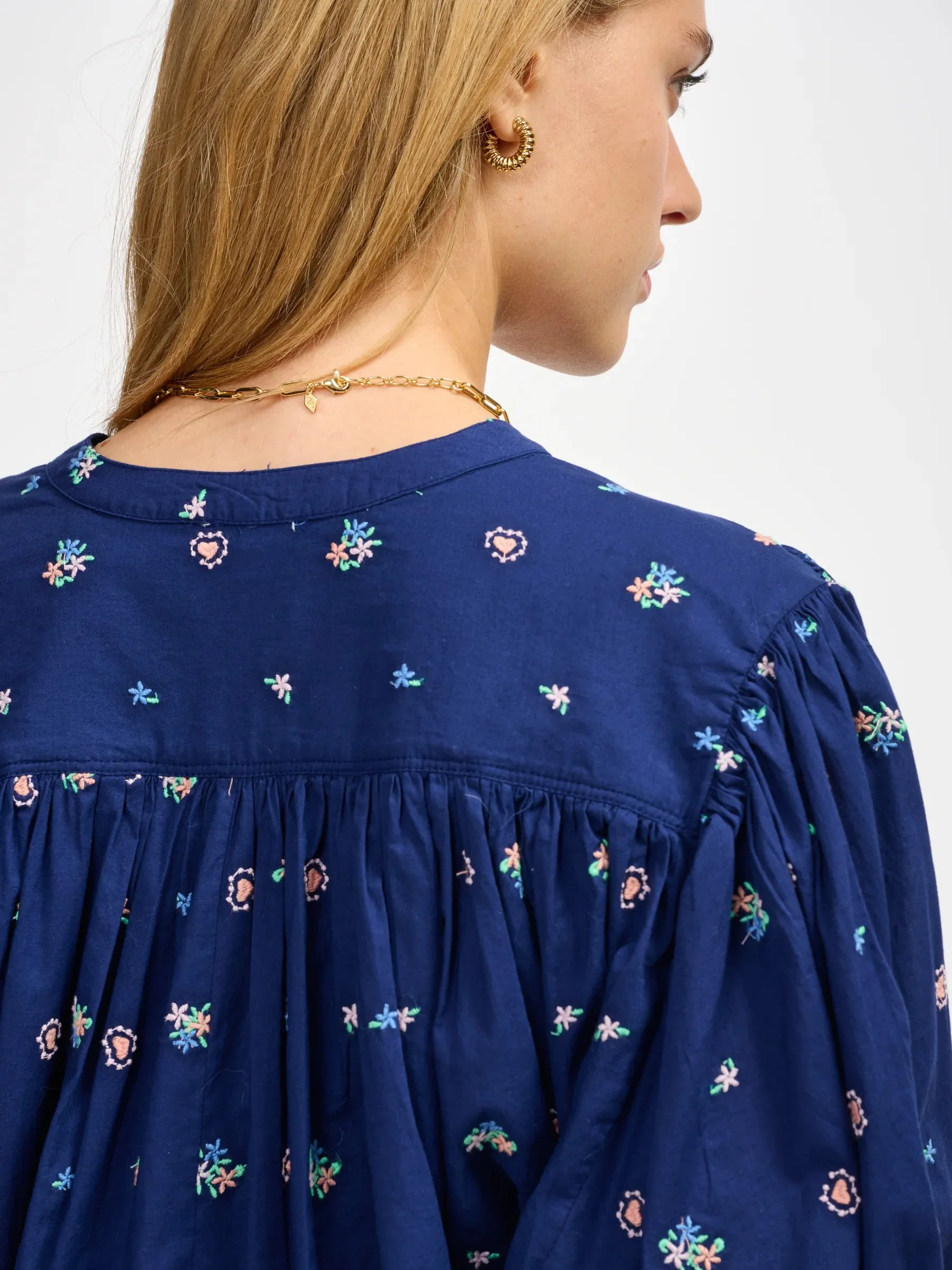 CAMICIA FLOWERS PIPISTRELLO RICAMATA