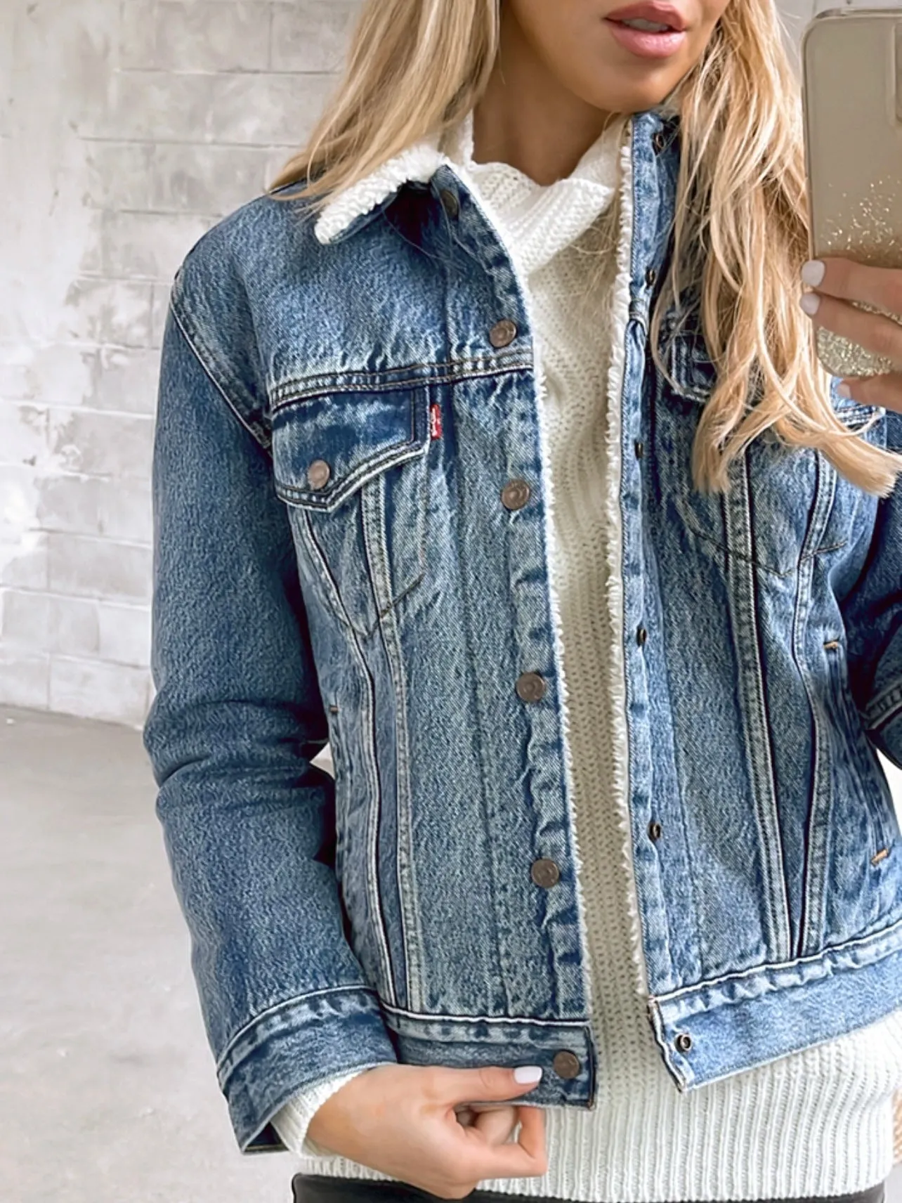 LEVI'S Ex-Bf Sherpa Trucker Jacket