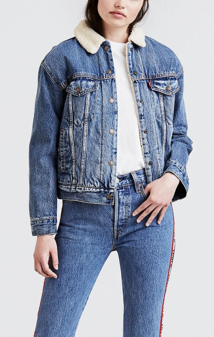 LEVI'S Ex-Bf Sherpa Trucker Jacket